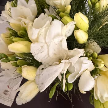 Ümraniye'ye Gönderilen Çiçek Görsellerden Farklı Ve Solmuş