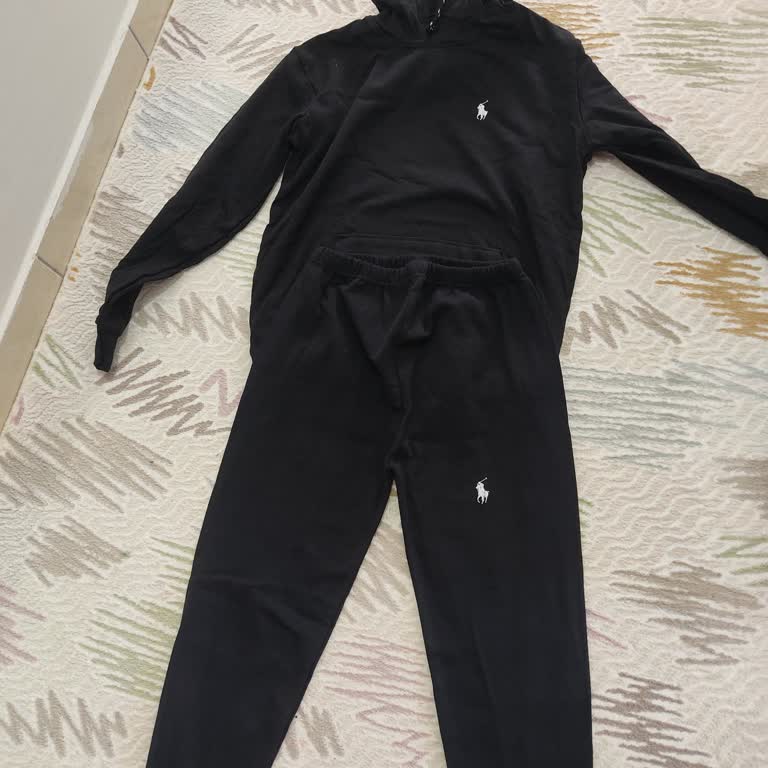 İlan Edilen Eşofman Takımı Yerine Kalitesiz Ve Farklı Ürün Gönderildi, İade Talebim Cevapsız