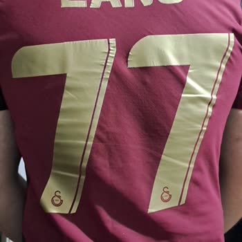 Yüksek Fiyatlı Formanın Baskısı Çöktü