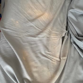 İlk Yıkamada Renk Solması Ve Lekelerle Karşılaşılan İki Nevresim Takımı Sorunu