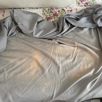 İlk Yıkamada Renk Solması Ve Lekelerle Karşılaşılan İki Nevresim Takımı Sorunu