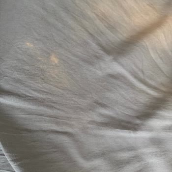 İlk Yıkamada Renk Solması Ve Lekelerle Karşılaşılan İki Nevresim Takımı Sorunu