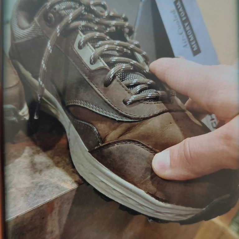 Skechers Kışlık Erkek Ayakkabısında İlk Gün Sol Ön Parmakta Açılan Patlak Ve Garantili İade Talebi