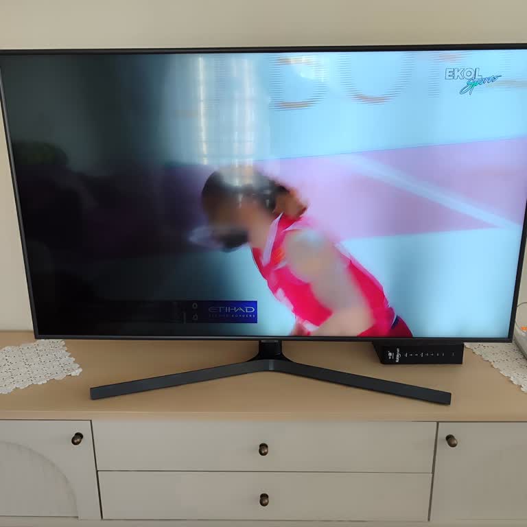 LED Arızası Nedeniyle Ekran Kararıyor Ve Işık Sızıyor