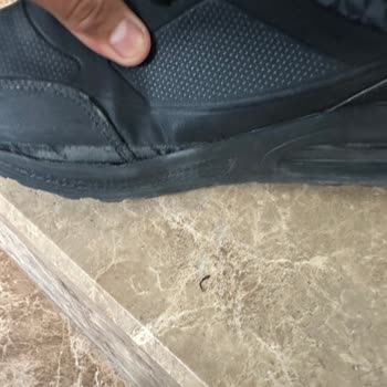 Yan Dikiş Açılması Ve Taban Bırakması Nedeniyle Sneaker Ürün Değişimi Talebi