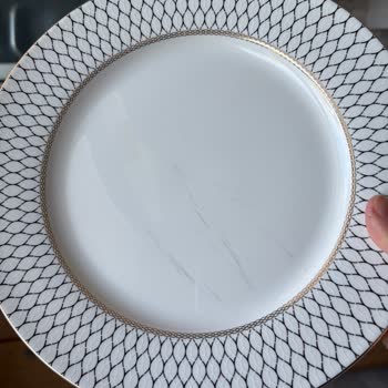 Korkmaz Perla Yemek Takımında Çizikler 9 Ayda Kullanılamaz Duruma Geldi