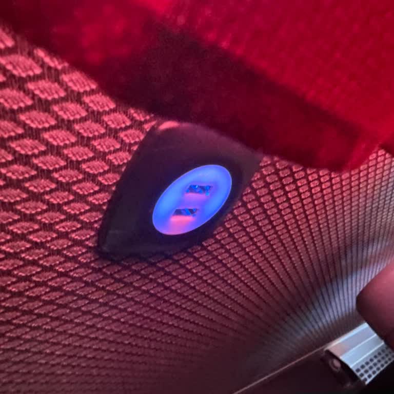 İsparta Petrol Turizm Otobüsünde 220 Volt Şarj İmkanı Çalışmıyor