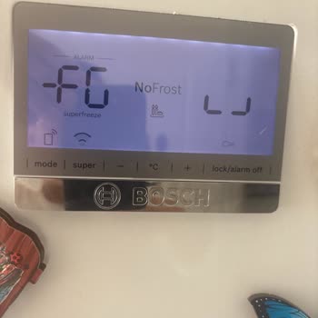 Bosch Buzdolabındaki LED Ekran Arızası Ve Yüksek Teşhis Ücreti İtirazı