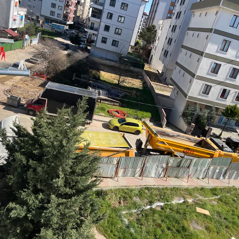 Sultanbeyli Çaykara Sokakta Tırların Parkı Çocuk Oyun Alanını Engelliyor