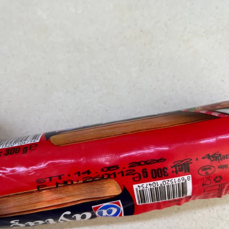 Aytaç Baton Piliç 300 Gram Sucuğu BİM Şubesinde Buzdolabında Şişti