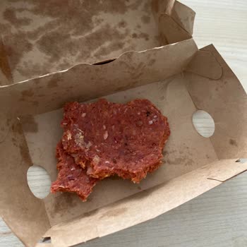 Sucuk Ekmeğin Çiğ Gönderilmesi Ve Ücret İadesi Talebi