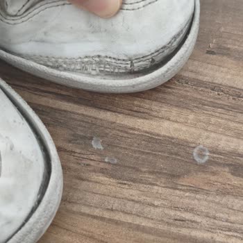 Ayakkabıda Çatlama Ve Tabanda Açıklık: İnceleme Reddedildi Ve Ücret İadesi Talebi