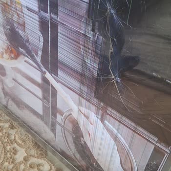 Media Markt’ın Çok Sağlam Ekran Koruyucusu TV’yi Yıktı