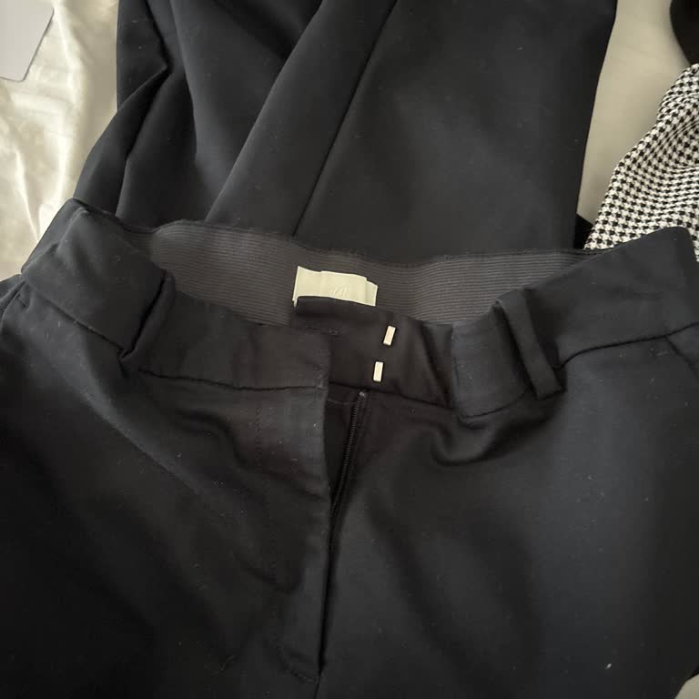 Lacivert Pantolon Yıkama Talimatına Uymadığı İçin Çekildi, Değişim İstiyorum