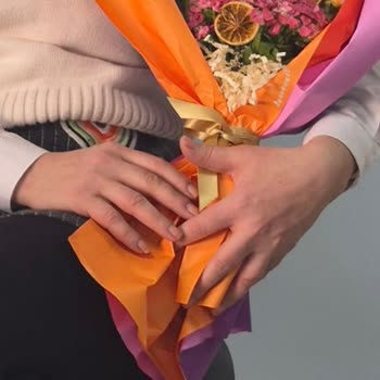 Alınan Çiçek Buketi Görselden Farklı Ve Çürük, İade Talebim Reddedildi