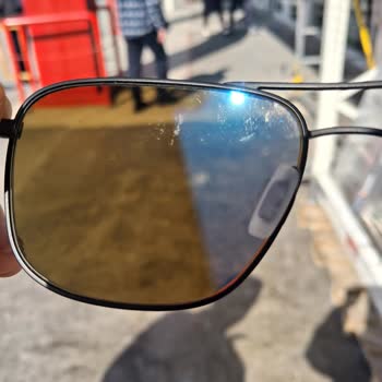 Defolu Gözlük Ve Mağazanın Sorumluluk Reddi