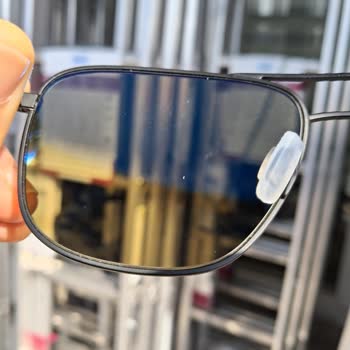 Defolu Gözlük Ve Mağazanın Sorumluluk Reddi