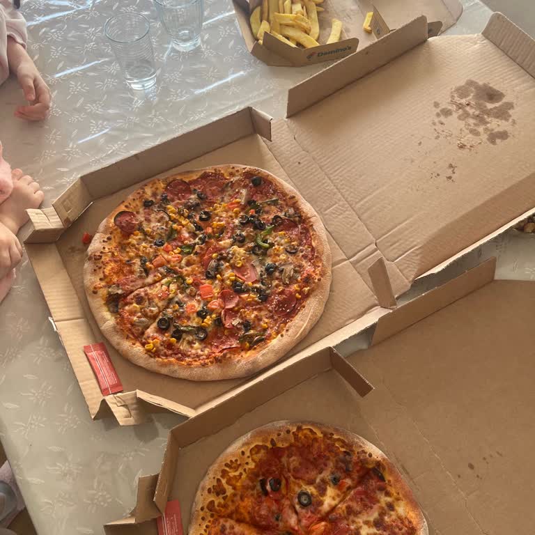 Uzun Bekleme Ve Yanlış Boyutta Gelen Pizza
