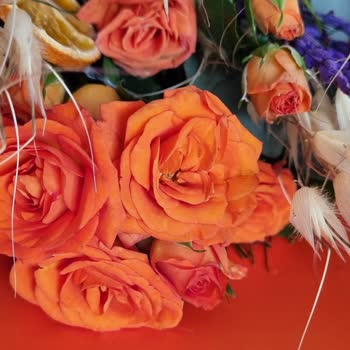 Kadınlar Günü Buketinde Soluk Çiçek Ve Yanıtsız Müşteri Desteği