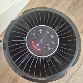 Kırmızı Işıkta Sürekli Çalan Hava Temizleyici Cihazda Hava Kalitesi Değişmiyor