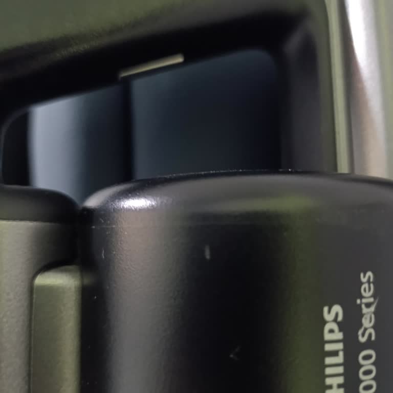 Philips 700 Serisi Şarjlı Süpürge Sapında Elektrik Çarpması