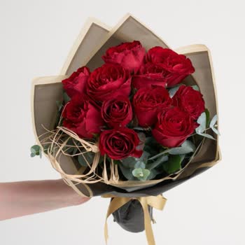 Müşteri Hizmetlerinden Yanıt Alamadan Solmuş Gül Buketi, İade Ve Yeniden Gönderim Talebi