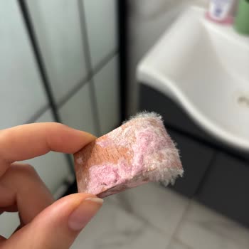Katılaşan Toz Peeling Ve Yosun Benzeri Oluşumlar Hijyen Endişesi