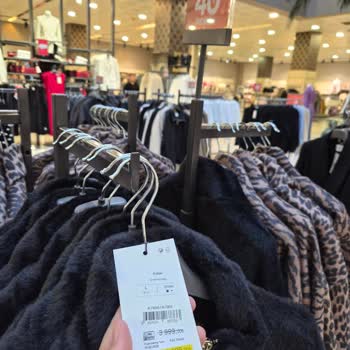 Yanıltıcı %40 İndirim Ve Saygısız Mağaza Personeli