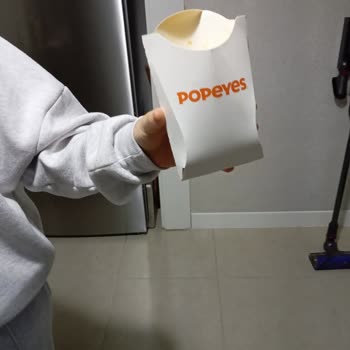 Popeyes 4 Kişilik Menünün Yetersiz Porsiyonu Ve Çiğ Tavuk İçin 735 TL İade Talebi