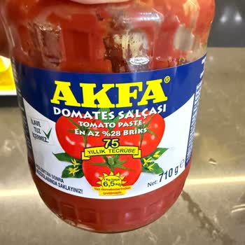 Akfa Domates Salçasında Kapağın İçindeki Siyah Noktalar