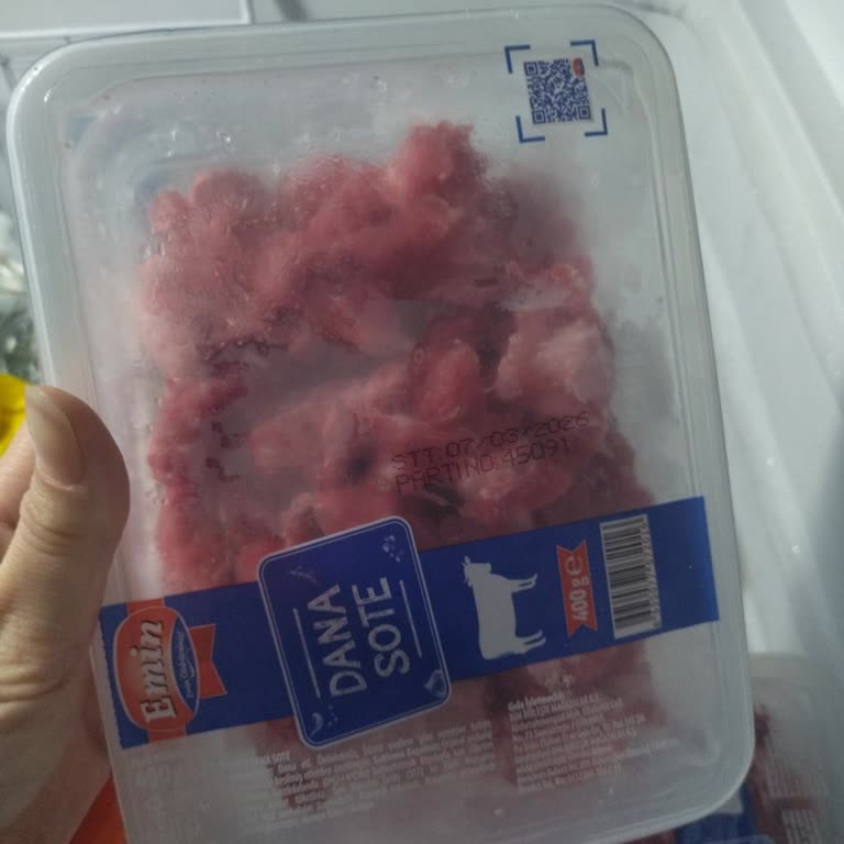 BİM Şubesinde Son Kullanma Tarihi Geçmiş Et Satışı Ve İade Reddi