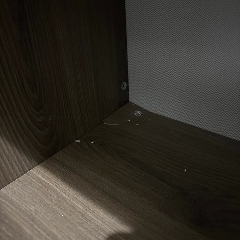 Kırık Ve Çizik Yemek Odası Takımı İçin Değişim Talebi Yanıtsız