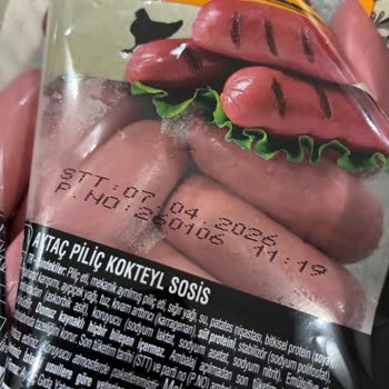 BİM'de Satın Alınan Aytaç Sosisinde Görünür Küf Ve Sağlık Riski