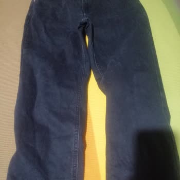 Kısa Sürede Renk Solması Ve Diz İzleri Yapan Jean Pantolon