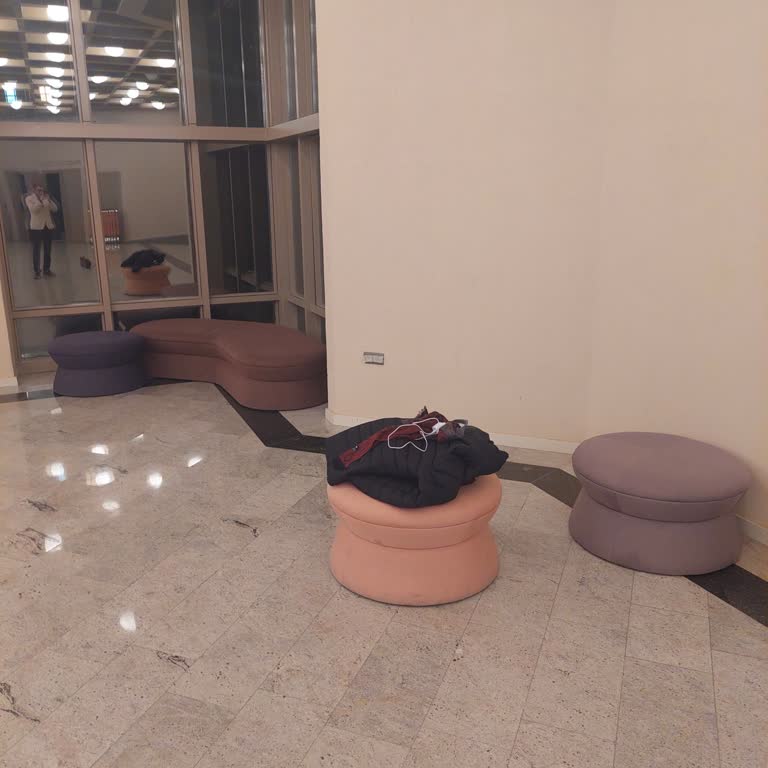 Üsküdar Belediyesi Bağlarbaşı Kültür Merkezinde Güvenlik Görevlisinin Kaba Sözleri Ve Hakaretleri