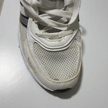 Adidas Ayakkabısının Kısa Sürede File Parçasının Sökülmesi