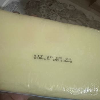Sütaş Kaşar Peyniri Açılmadan Küflenmiş Ve Son Kullanma Tarihi Henüz Geçmedi