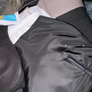 Açılmış Pakette Beyazlaşmış Çikolata Ve Sağlık Endişesi