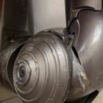 Dyson V10 Süpürge Başlığı Normal Kullanımda Kırıldı, Ücretsiz Değişim Talebim Reddedildi