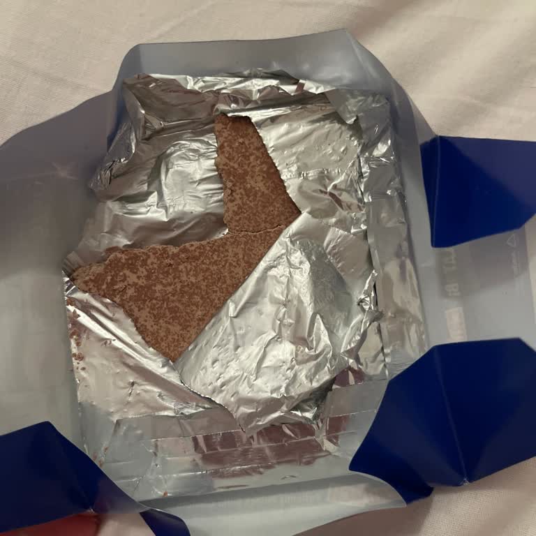 Migros Gaziemir Şubesinde Nestle Crunch Çikolatası Son Kullanma Tarihine Rağmen Bayat