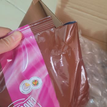 Günlerce Bekleme Sonrası Hasarlı Çikolata Ve Satıcıdan Cevap Yok