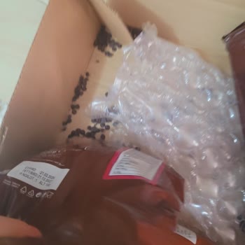 Günlerce Bekleme Sonrası Hasarlı Çikolata Ve Satıcıdan Cevap Yok