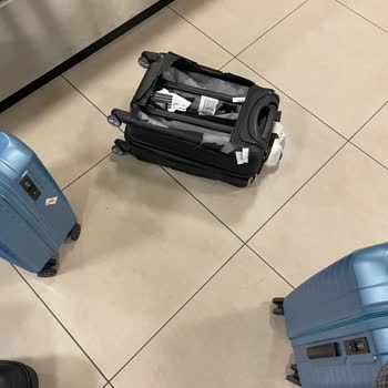 Ajet Uçuşunda Kırılan Valiz Seti Ve Mağduriyet