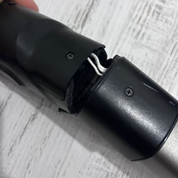 Philips Xc8049/01 Dikey Süpürgede Kırılan Plastik Boru Parçası İçin Garanti Talebi