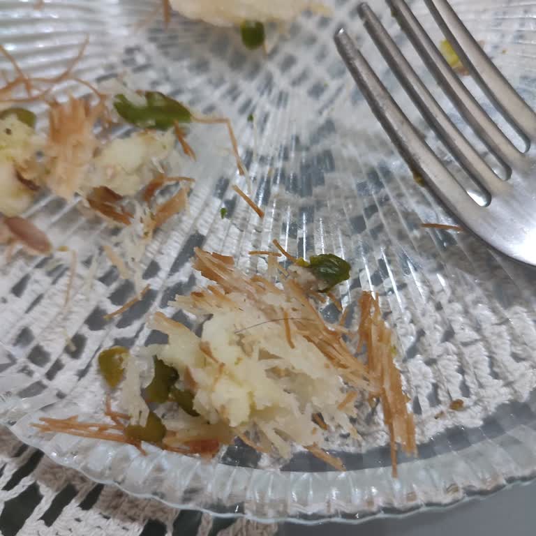 Zaitoune Tatlının İçinden Kıl Çıkması