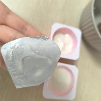 İskenderun KYK Yurtları Şok Markette Çilekli Danone'da Kurt Keşfi