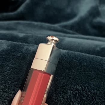 Dior Lip Maximizer Ambalajı Soyulması Kalite Şüphesi Yaratıyor
