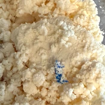 Migros Sanal Market’te Satın Alınan Lor Peynirinde Yabancı Cisimler Tespit Edildi