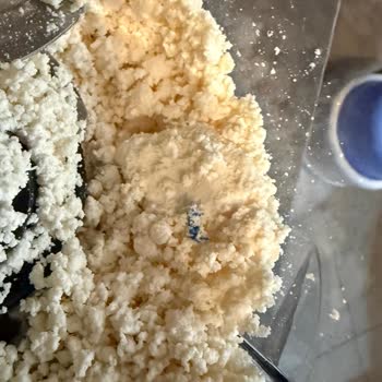 Migros Sanal Market’te Satın Alınan Lor Peynirinde Yabancı Cisimler Tespit Edildi