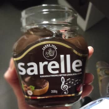 Krema İçinde Kıl Bulunması Güveni Sarsıyor Ve İade Talebi